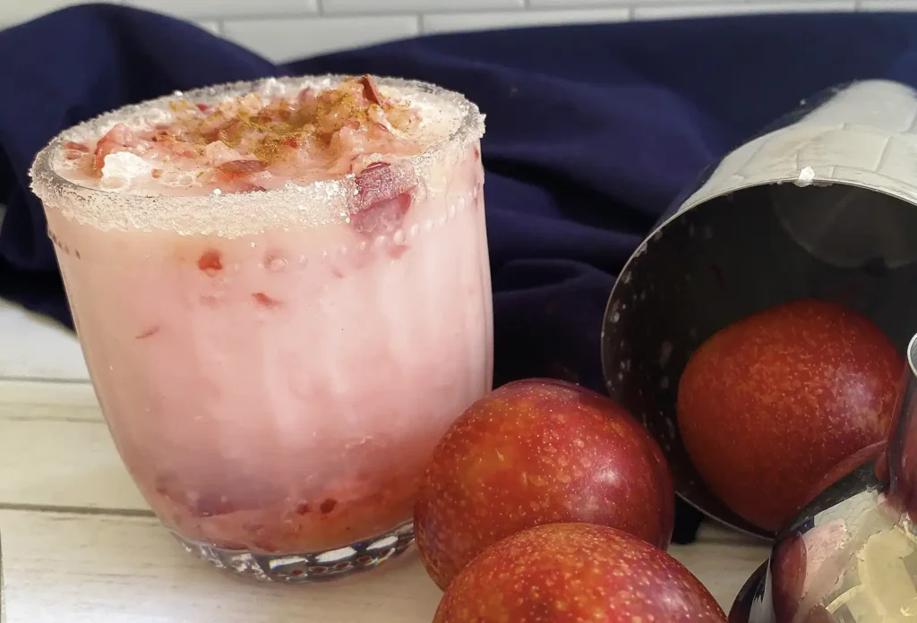 Margarita de ciruela de California & coco